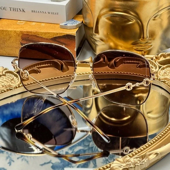🆕 GUCCI 🧿 NWOT GG0879S 002 Gold Horsebit Sunglasses with Brown Gradient Lens - Picture 4 of 16